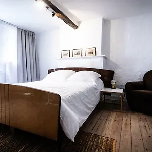 https://auberge-de-roture-gitadin.brusselshotelsbook.com