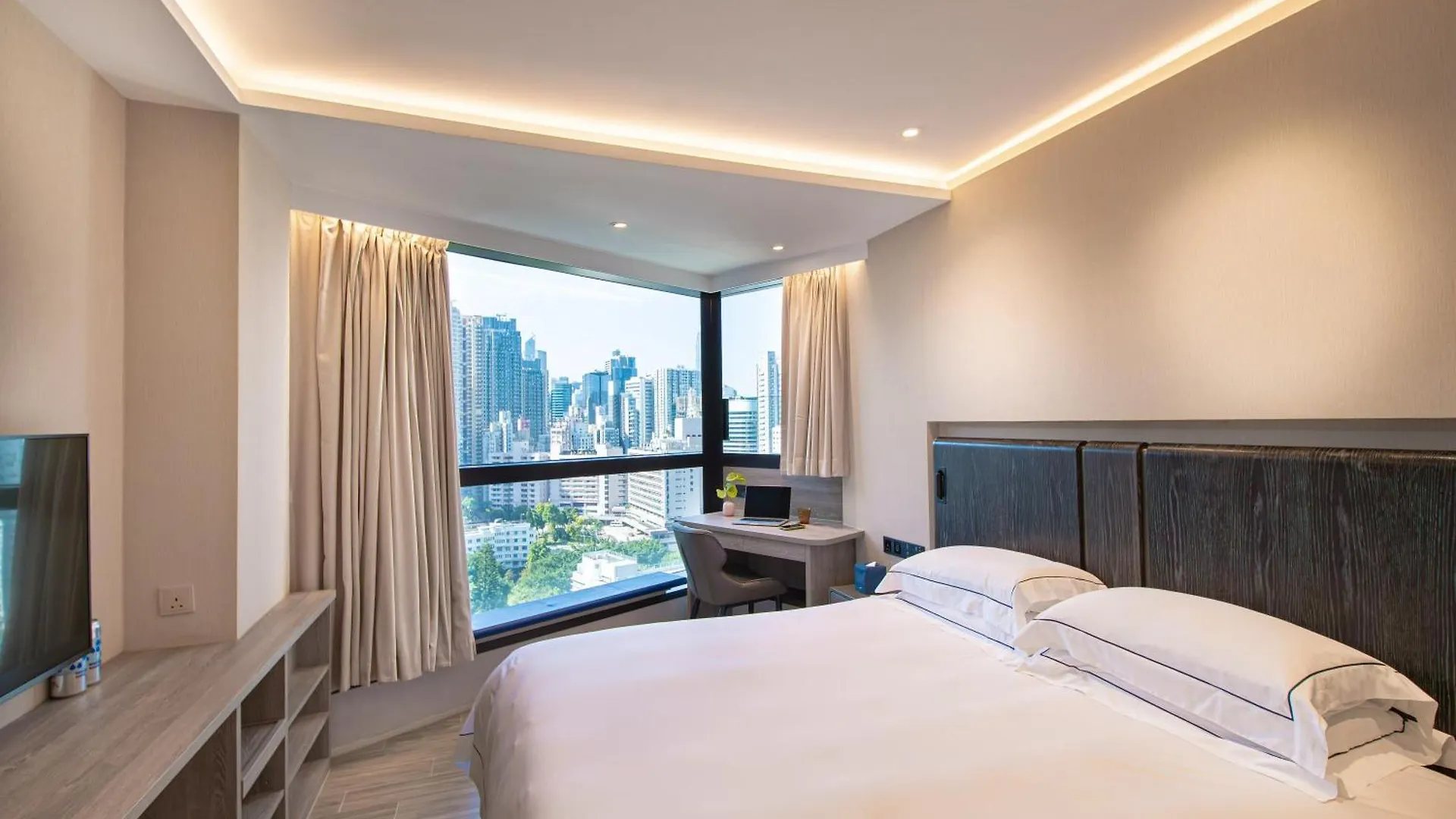 ****  The Emperor Hotel Hong Kong China